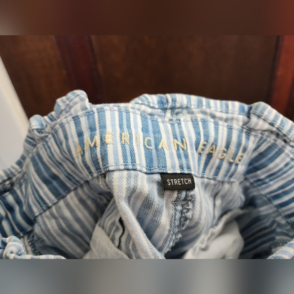 American Eagle Striped Paperbag-Waist Shorts | RN 54485/CA 03873 Belted, Size 2 - Picture 3 of 8